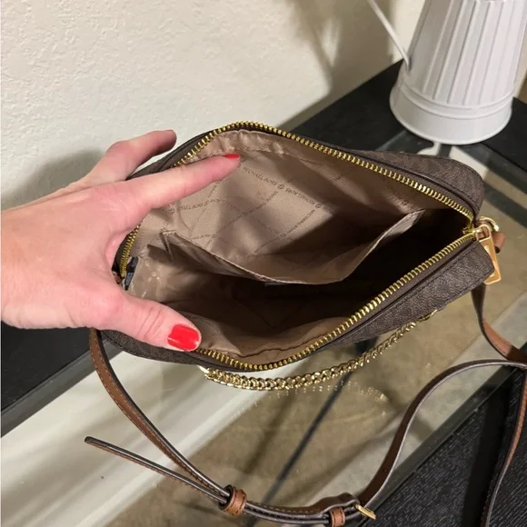 Michael Kors Jet Set Large Logo Crossbody Bag - Picture 6 of 9